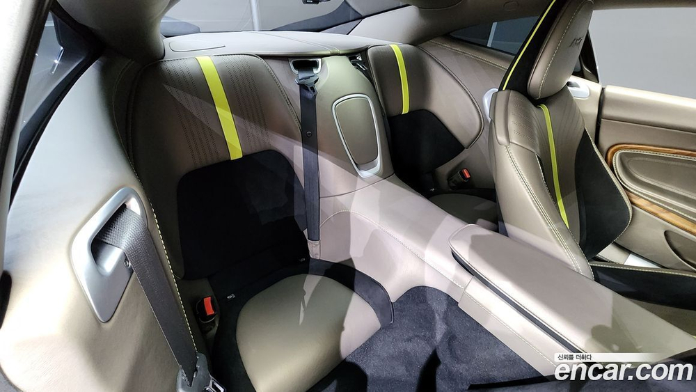 Aston Martin DB11 5.2 V12 Coupe AMR (08.2019)