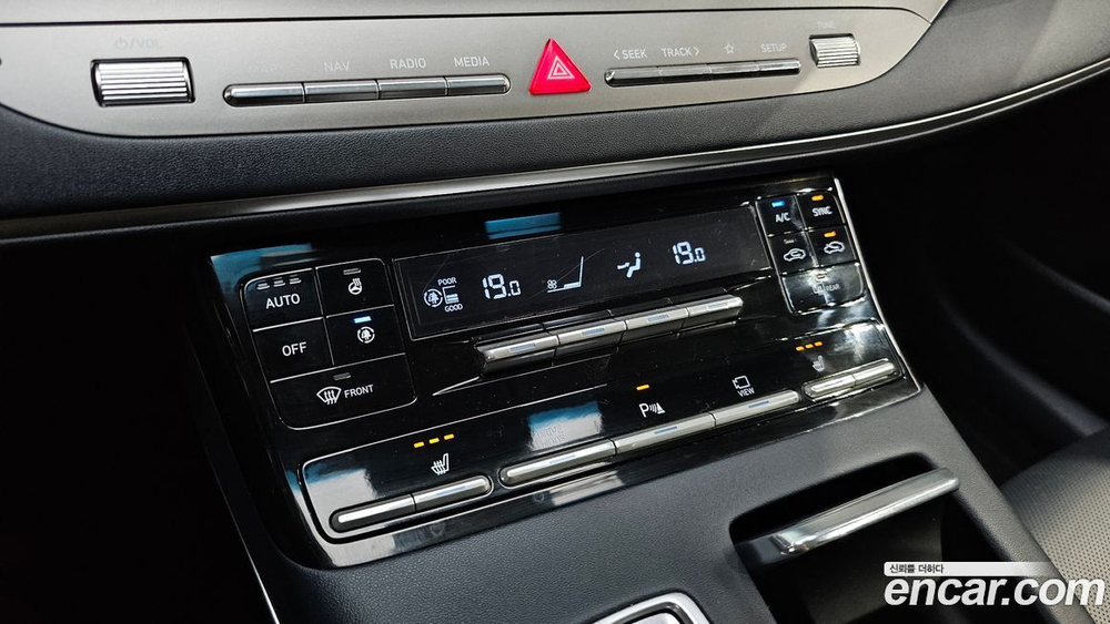 Hyundai The New Grandeur (Azera) IG 2.5 (04.2021)