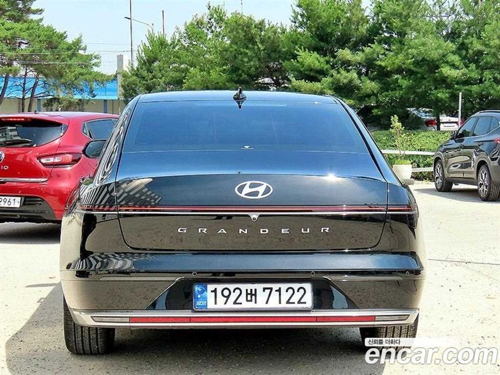 Hyundai Grandeur (Azera) (GN7) 2.5 Бензин 2WD (08.2023)