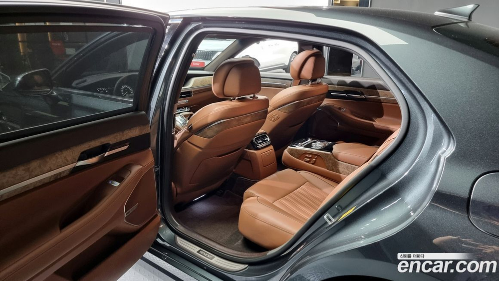 Genesis G90 3.8 AWD (08.2019)