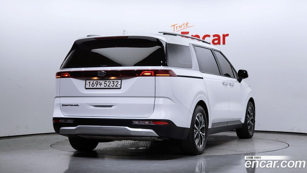 Kia Carnival (Sedona) 4 Generation Бензин 9-и местный Prestige (03.2021)