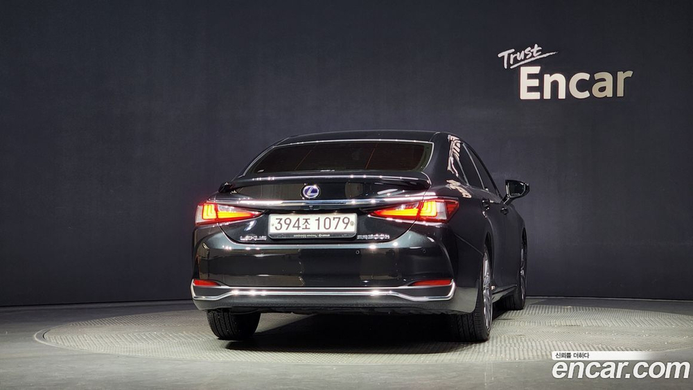 Lexus ES300h 7 Generation Luxury (02.2020)