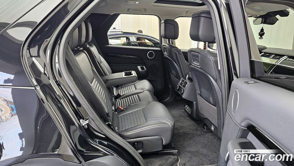 Land Rover Discovery 5 D250 SE (10.2022)