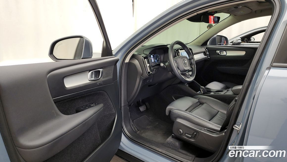 Volvo XC40 B4 Momentum (11.2020)
