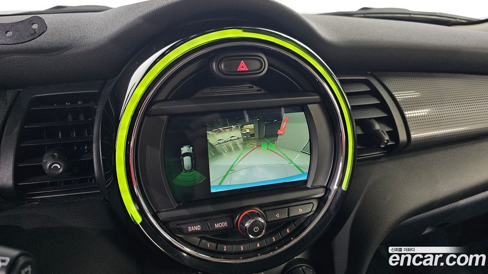 Mini Cooper Basic (08.2019)
