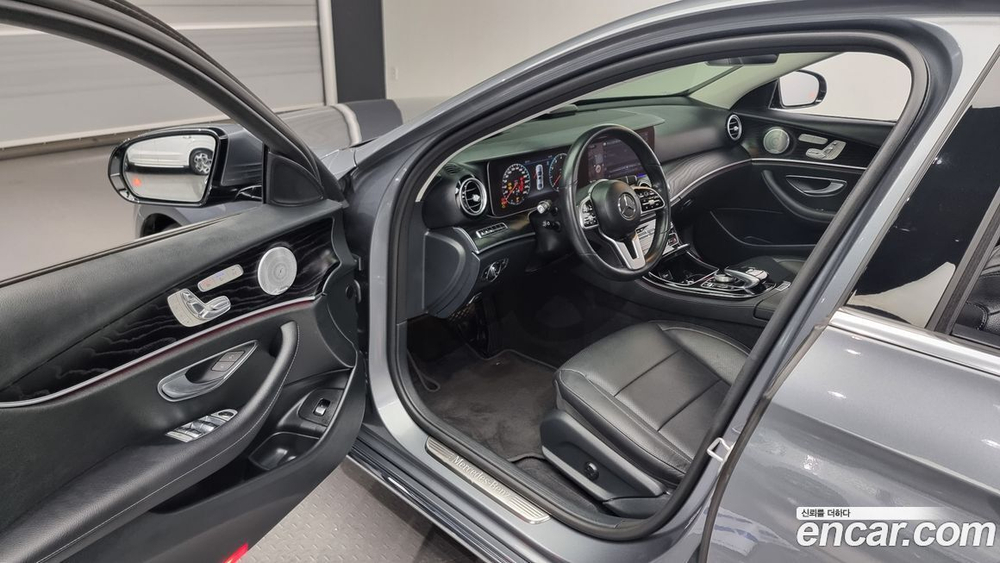 Mercedes-Benz E-Class W213 E300 Avangarde (01.2020)