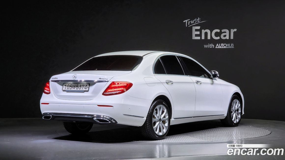 Mercedes-Benz E-Class W213 E220d 4MATIC Exclusive (11.2019)