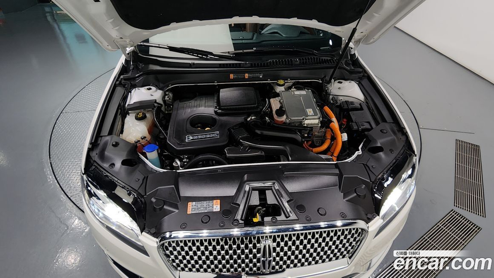 Lincoln New MKZ Hybrid (03.2020)