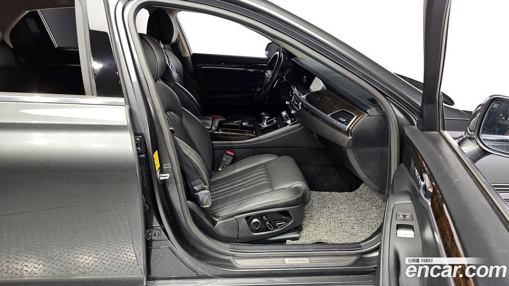 Genesis G90 3.8 AWD (03.2021)