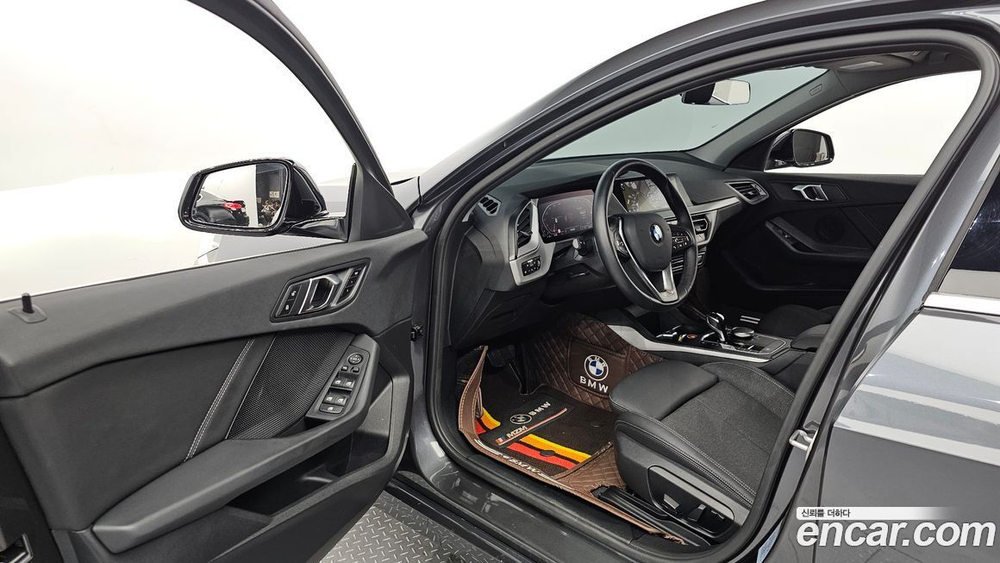 BMW 1 Series (F40) 118d Joy (04.2021)