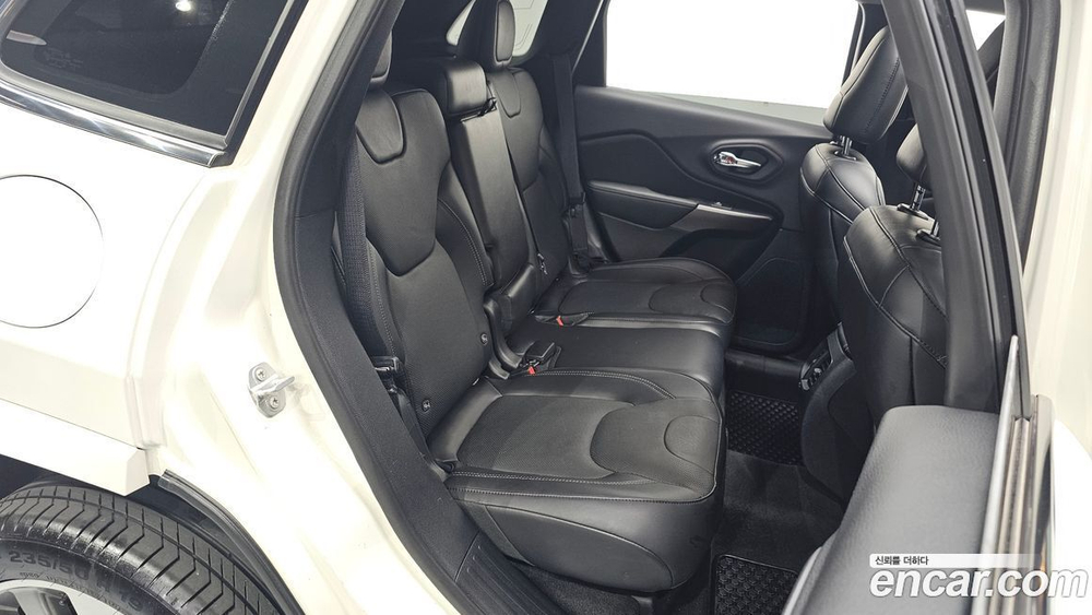 Jeep Cherokee (KL) 2.2 Дизель Overland 4WD (11.2019)