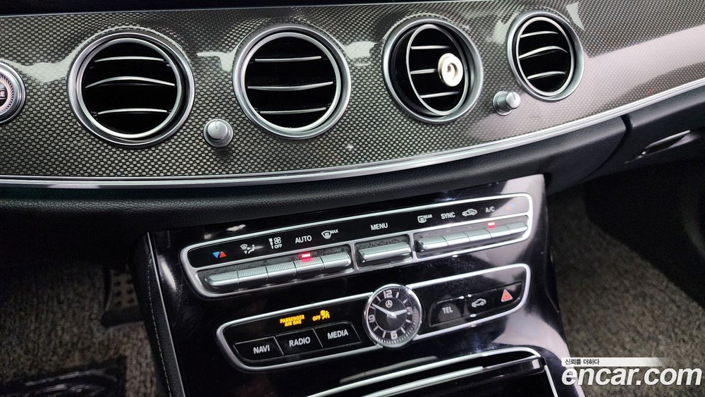 Mercedes-Benz E-Class W213 E350 4MATIC AMG Line (08.2019)