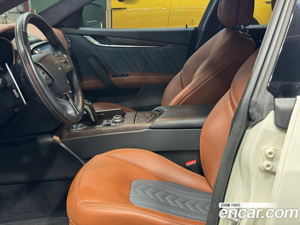 Maserati Ghibli 3.0S Q4 GranLusso (12.2020)