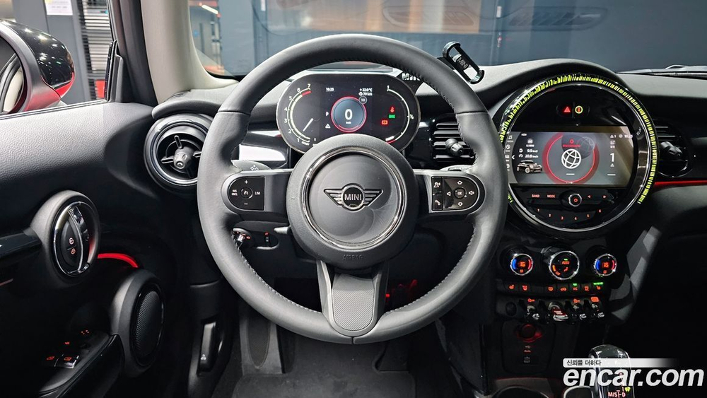 Mini Cooper Classic (08.2022)