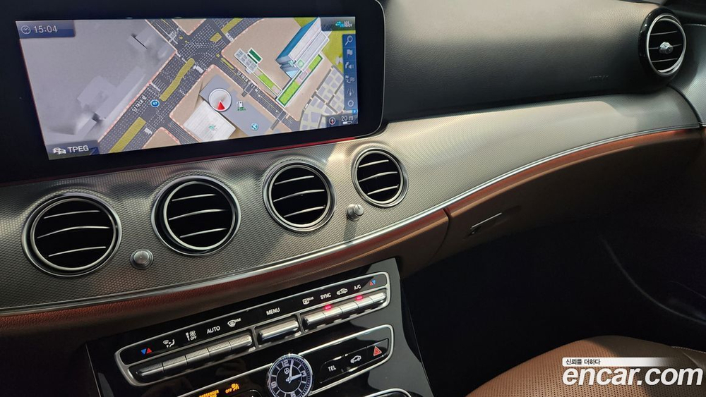 Mercedes-Benz E-Class W213 E300 4MATIC AMG Line (10.2020)