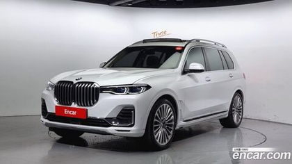 BMW X7 (G07) xDrive 40i Design Pure Excellence 7-и местный (10.2021)