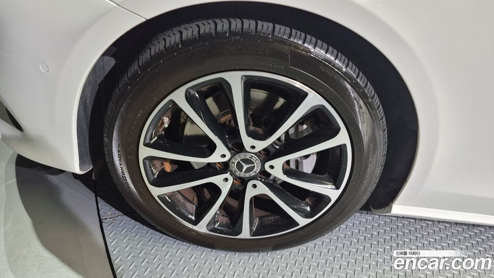 Mercedes-Benz E-Class W213 E250 Avangarde (05.2020)