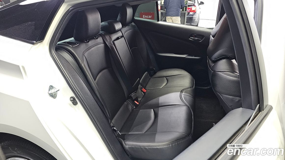Toyota Prius 4 Generation 1.8 (08.2019)