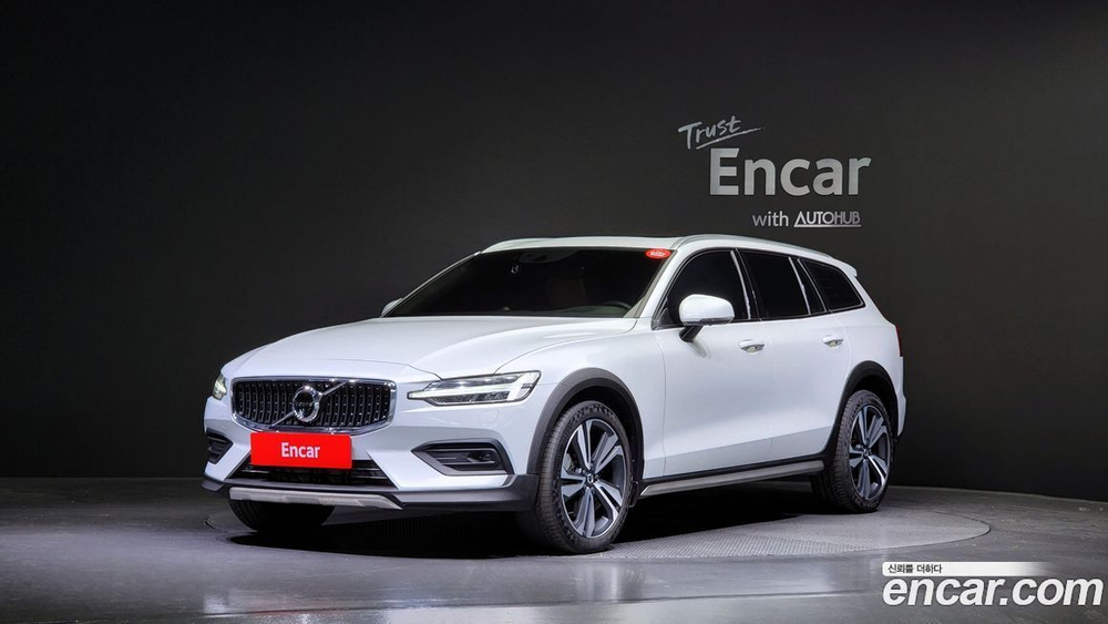 Volvo V60 Cross Country 2 Generation B5 Pro AWD (04.2021)