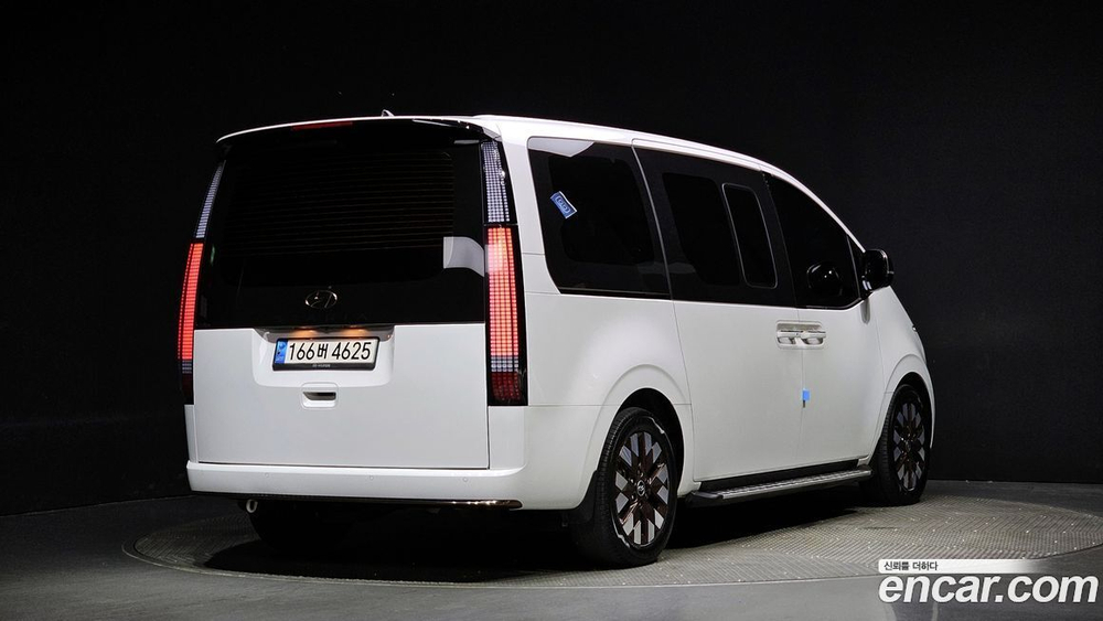 Hyundai Staria Lounge 9-и местный (03.2023)