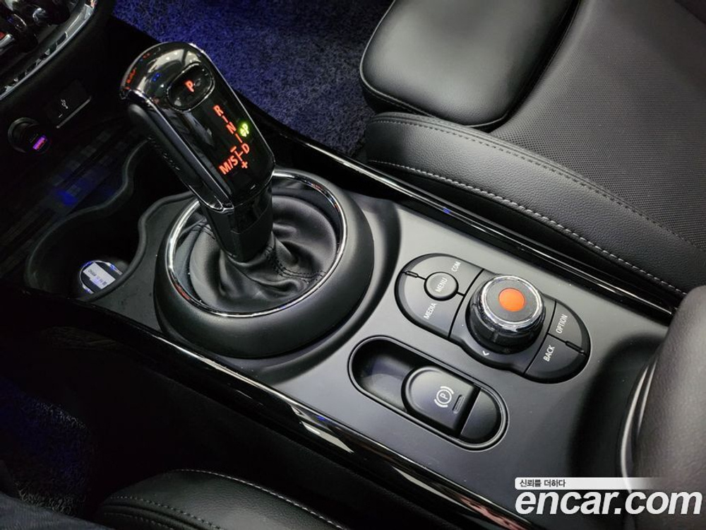 Mini Cooper Clubman Classic Plus 라이트 (08.2021)