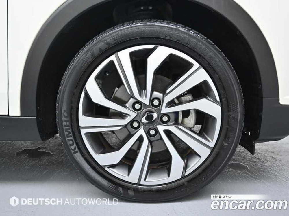 KG Mobility (Ssangyong) Very New Tivoli Бензин 1.5 2WD (04.2020)