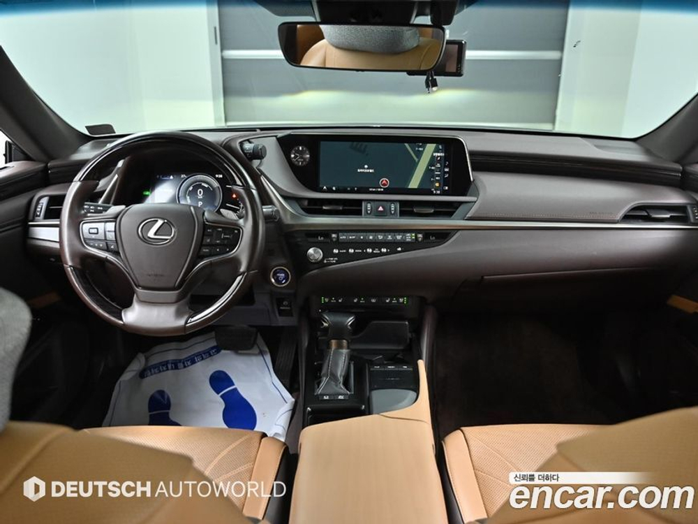 Lexus ES300h 7 Generation Luxury Plus (10.2020)