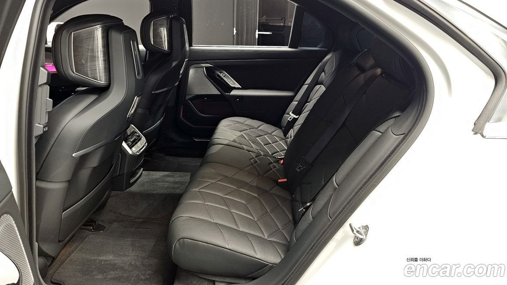 BMW 7 Series (G70) 740i xDrive M Sports (02.2024)
