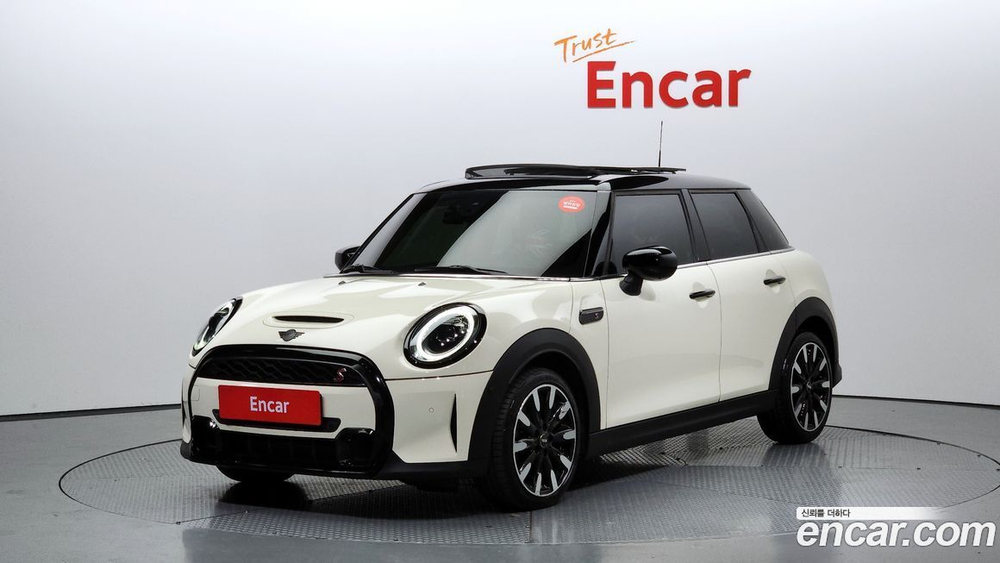 Mini Cooper S 5 даерей Classic (02.2022)