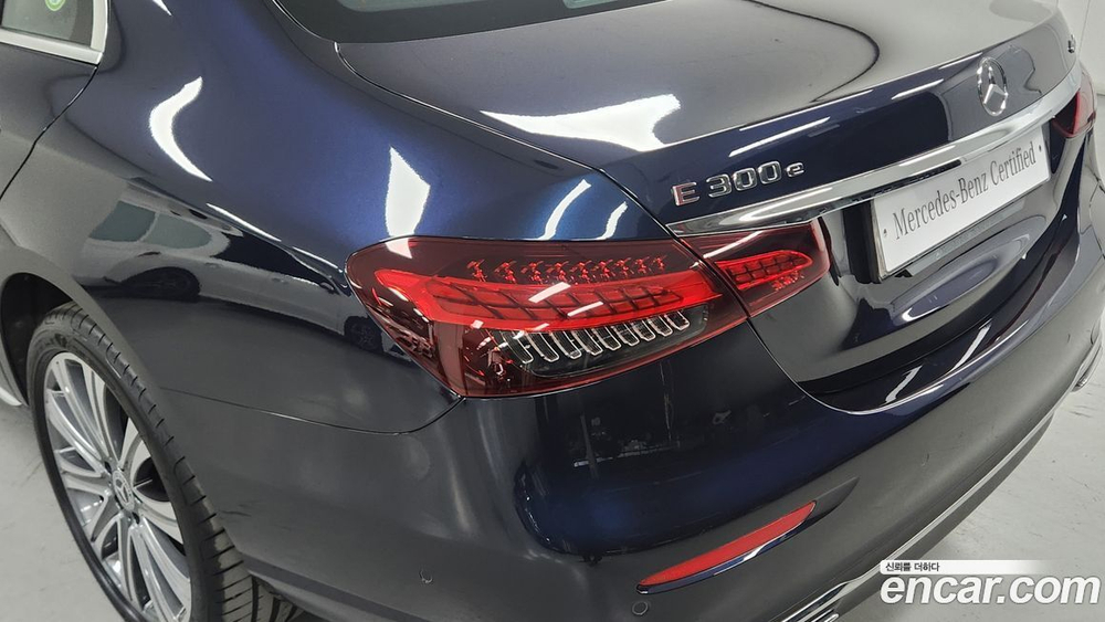 Mercedes-Benz E-Class W213 E300e 4MATIC Exclusive (12.2022)