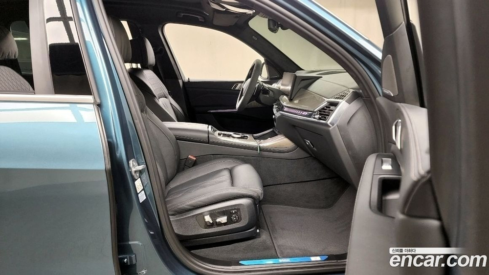 BMW X7 (G07) xDrive 40i Design Pure Excellence 6-и местный (07.2023)