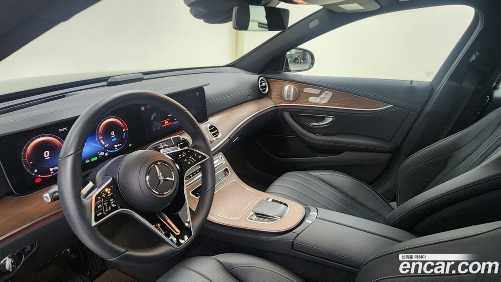 Mercedes-Benz E-Class W213 E300e 4MATIC Exclusive (12.2022)