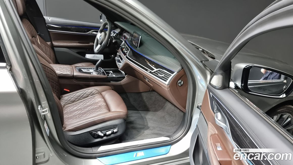 BMW 7 Series (G11) 740d xDrive M Sports (06.2020)