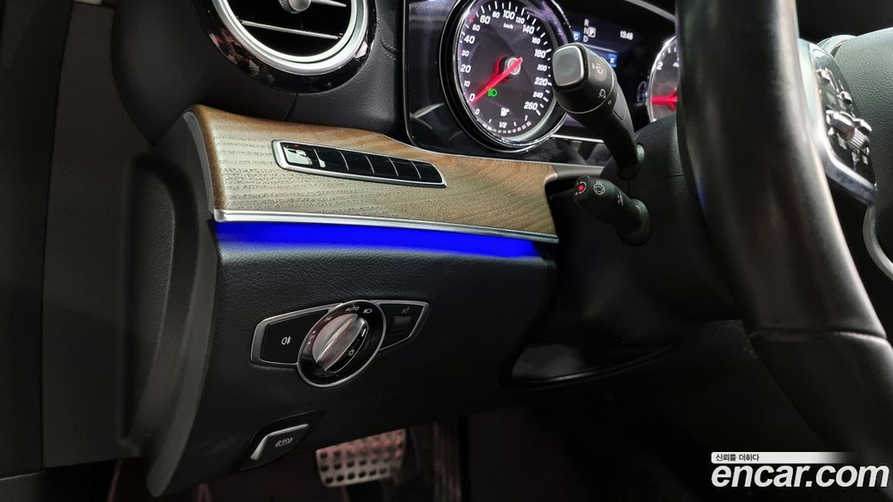 Mercedes-Benz E-Class W213 E220d 4MATIC Exclusive (11.2019)