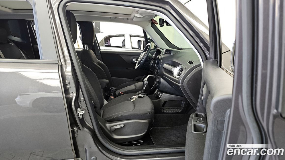 Jeep Renegade 2.4 론지튜드 (04.2022)