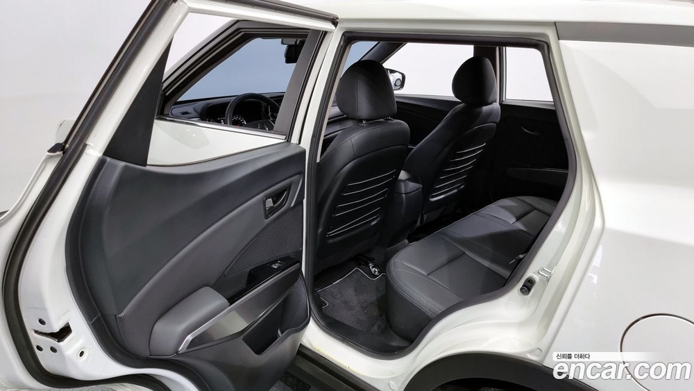 KG Mobility (Ssangyong) Very New Tivoli Бензин 1.5 2WD (10.2019)