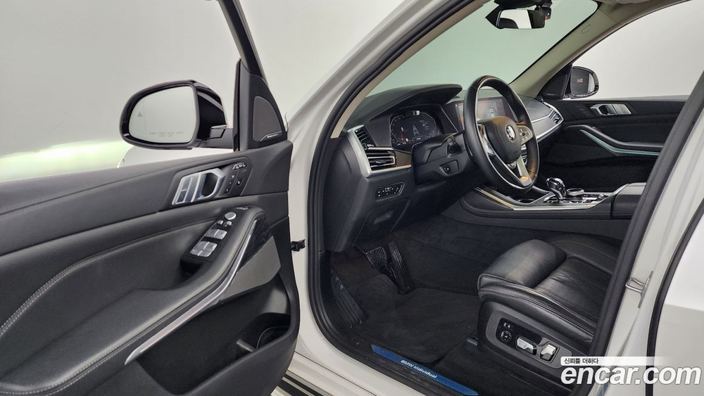 BMW X7 (G07) xDrive 40i Design Pure Excellence 7-и местный (05.2021)