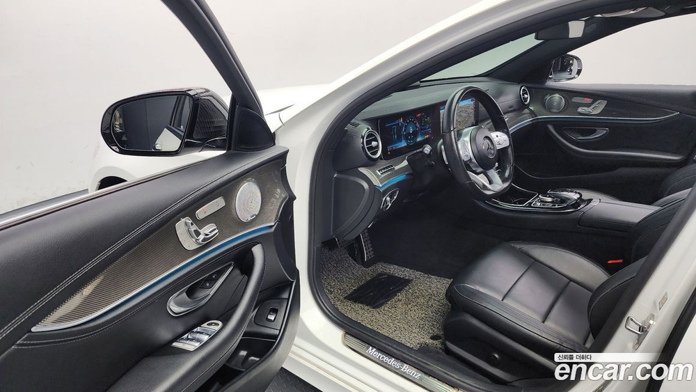 Mercedes-Benz E-Class W213 E350 4MATIC AMG Line (08.2019)