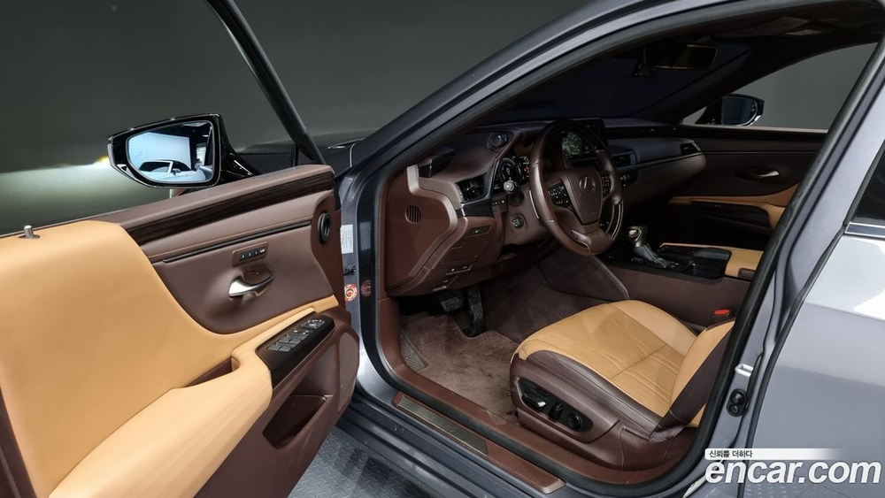 Lexus ES300h 7 Generation Luxury Plus (04.2021)
