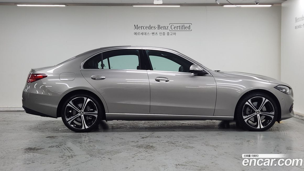 Mercedes-Benz C-Class W206 C300 4MATIC Avangarde (09.2023)