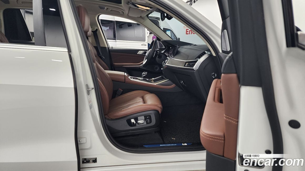 BMW X7 (G07) xDrive 40i Design Pure Excellence 7-и местный (02.2022)