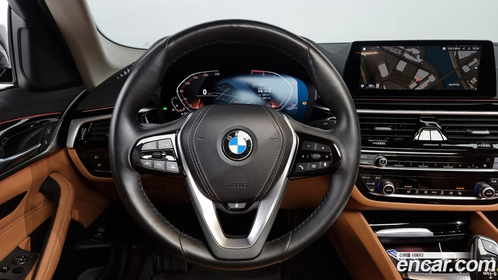 BMW 5 Series (G30) 520i Luxury (04.2020)