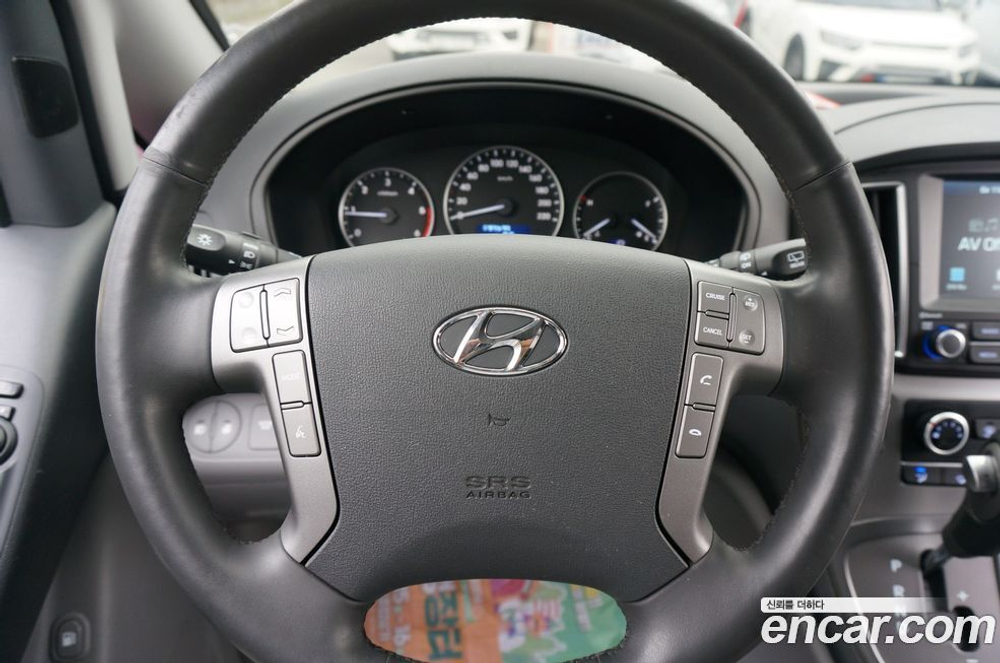 Hyundai The New Grand Starex Van 5-и местный (01.2020)
