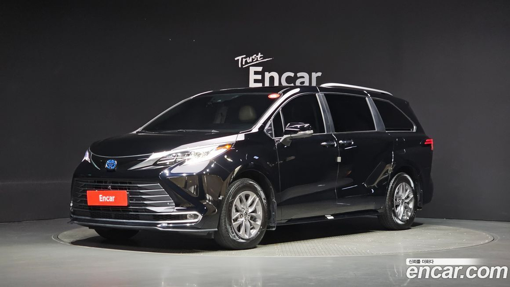 Toyota Sienna 4 Generation 2.5 Hybrid AWD (07.2022)