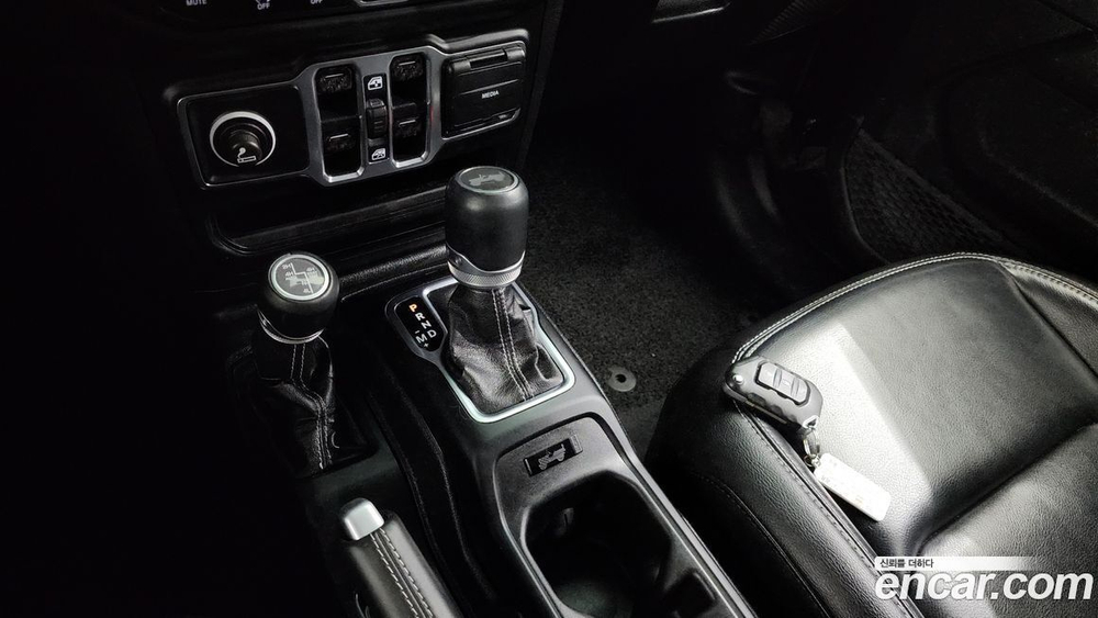 Jeep Wrangler (JL) 2.0 Overland 4 двери 80주년 Editions (03.2021)