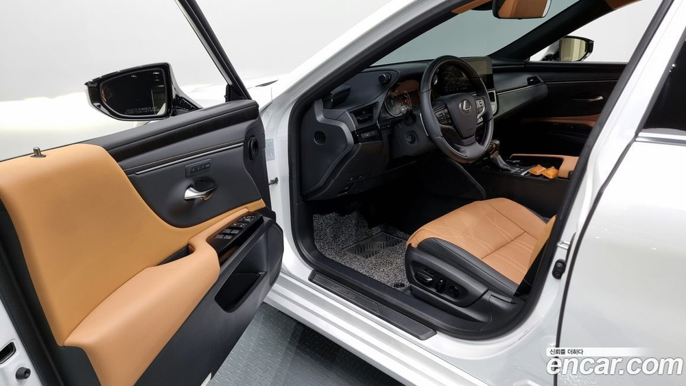 Lexus ES300h 7 Generation Luxury Plus (01.2024)