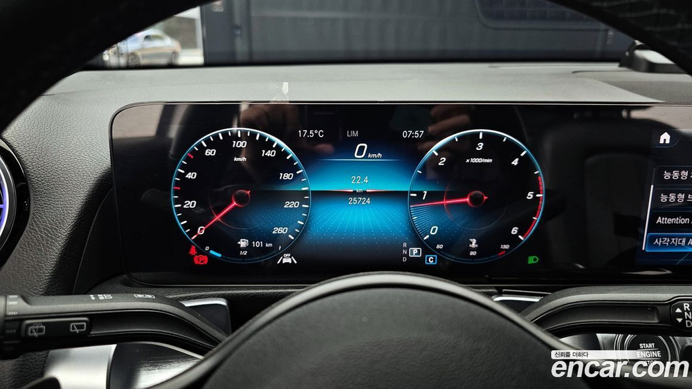 Mercedes-Benz GLB-Class X247 GLB200 d (08.2021)