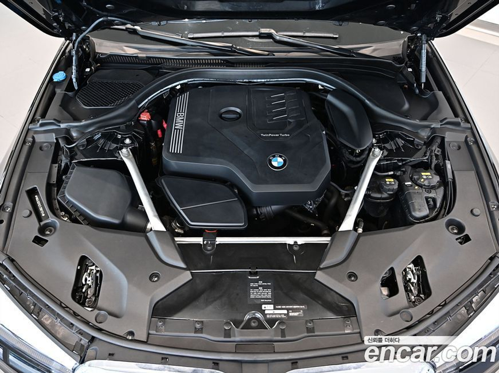 BMW 5 Series (G30) 520i Luxury (02.2020)