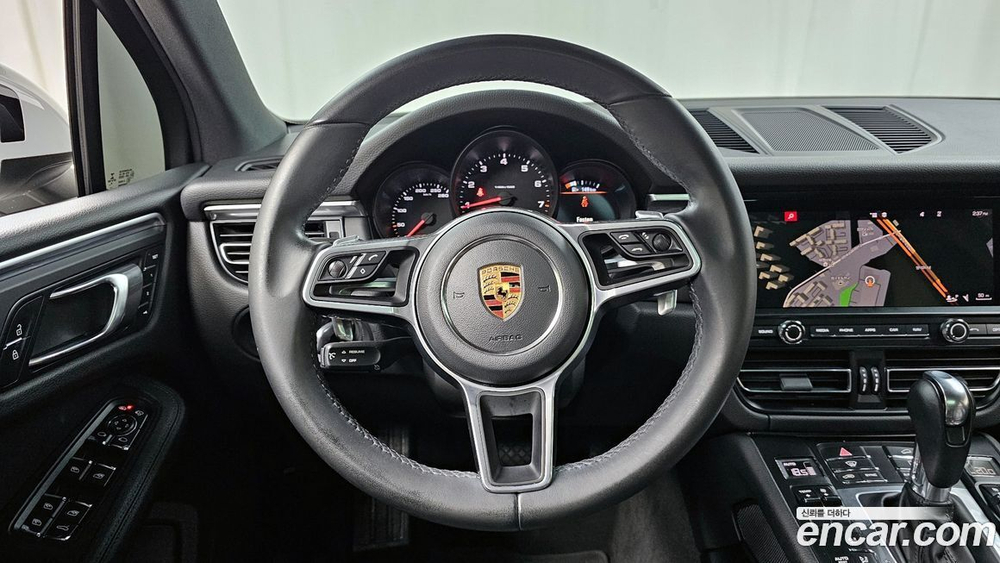 Porsche Macan 2.0 (04.2020)