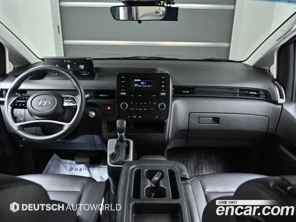 Hyundai Staria 4WD Tourer 11-и местный (04.2022)